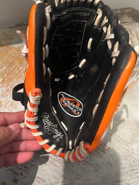 Rawlings Black and Orange Youth Baseball 10.5 inch Glove - Picture 4 of 5